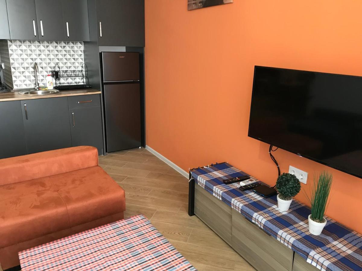 Nbg Towers 2 Appartaments Batumi Bagian luar foto