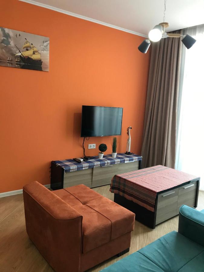 Nbg Towers 2 Appartaments Batumi Bagian luar foto