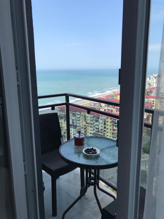 Nbg Towers 2 Appartaments Batumi Bagian luar foto