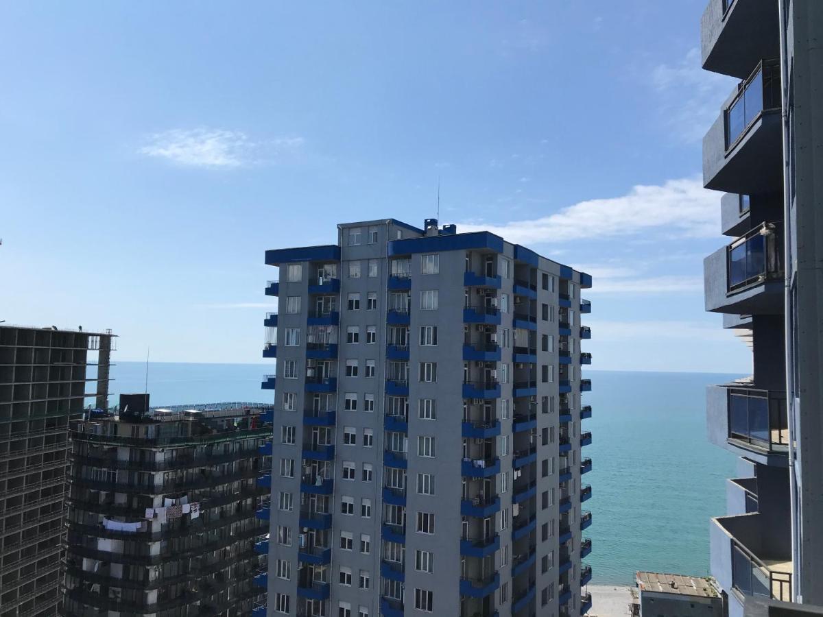 Nbg Towers 2 Appartaments Batumi Bagian luar foto