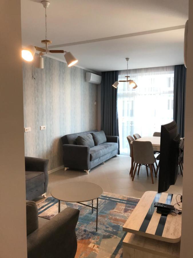 Nbg Towers 2 Appartaments Batumi Bagian luar foto