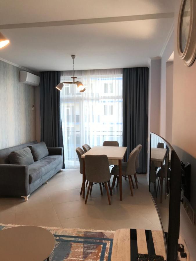 Nbg Towers 2 Appartaments Batumi Bagian luar foto