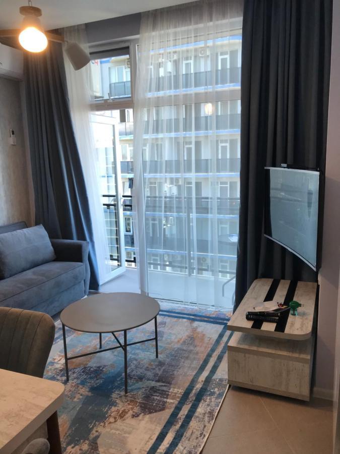 Nbg Towers 2 Appartaments Batumi Bagian luar foto